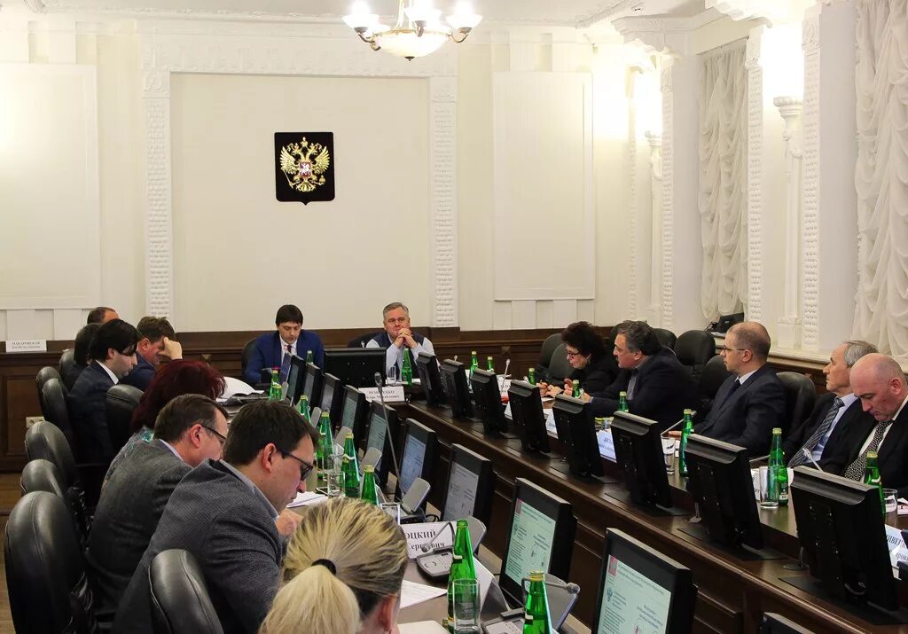 Федеральная служба по надзору в сфере образования и науки. Российский надзор за образованием. Рособрнадзор. Рособрнадзор картинки. Рособрнадзор лого.