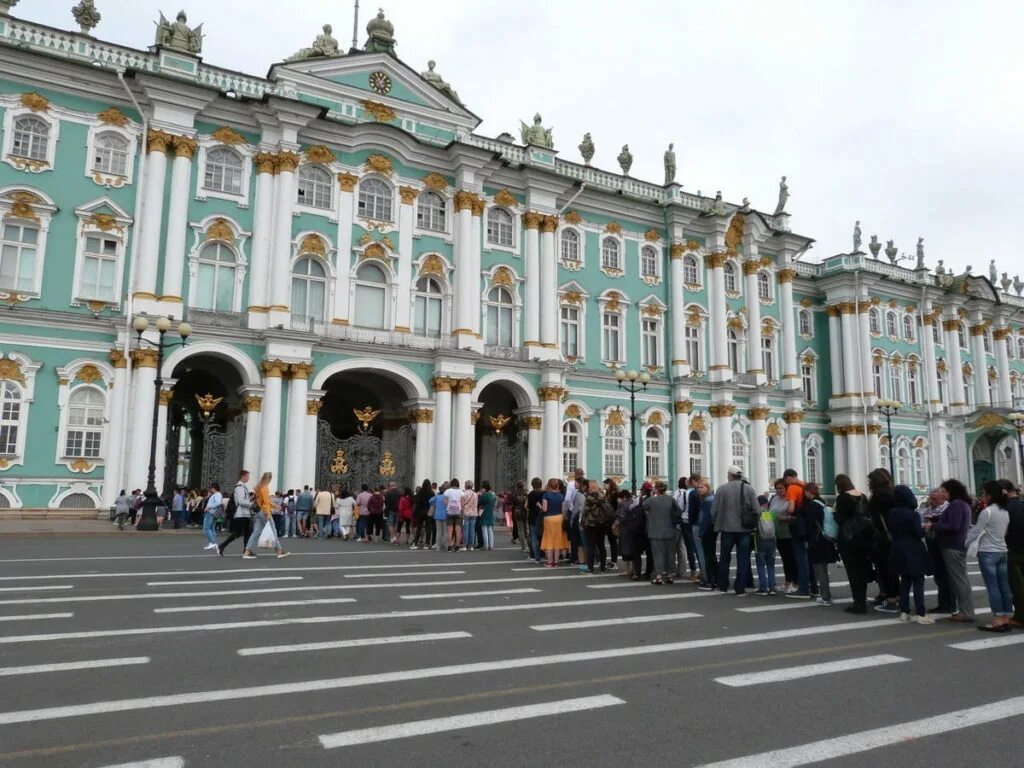 Эрмитаж. Санкт-Петербург. Музей зимний дворец в Санкт-Петербурге. Питерский музей Эрмитаж. Эрмитаж Санкт-Петербург вход в музей.