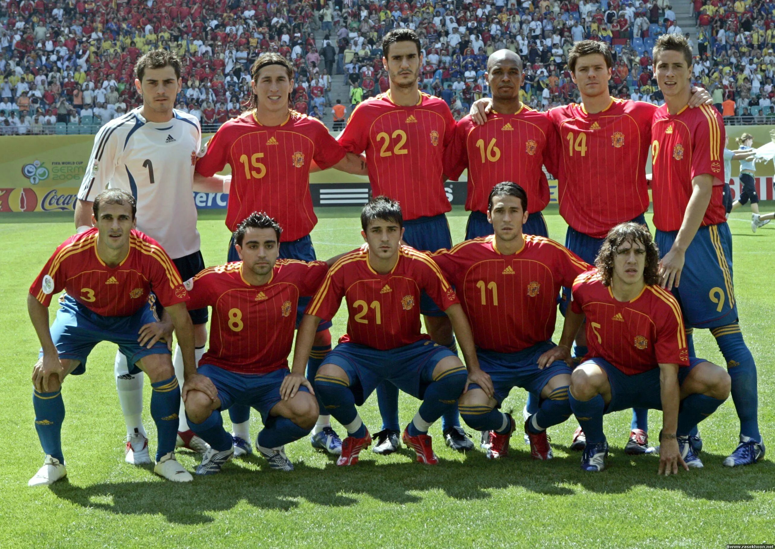 Испания какая команда футбола. Футбол сборная Испании 2006 состав. Сборная Испании 2002. Сборная Испании на ЧМ 2006. Сборная Испании 1998.