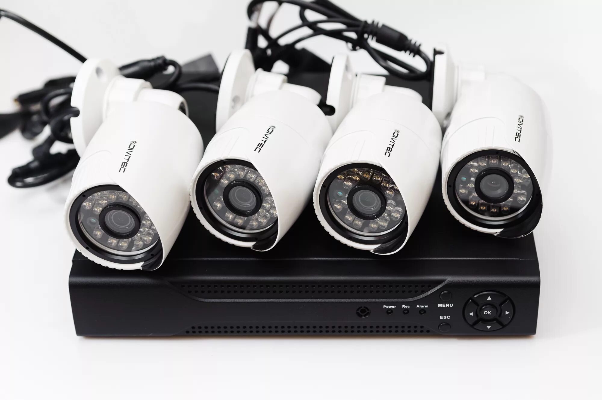 Камера 4 на 6 метров. Комплект видеонаблюдения Eseeco ahd4013 4 камеры. Комплект видеонаблюдения 25 цифровой камер.