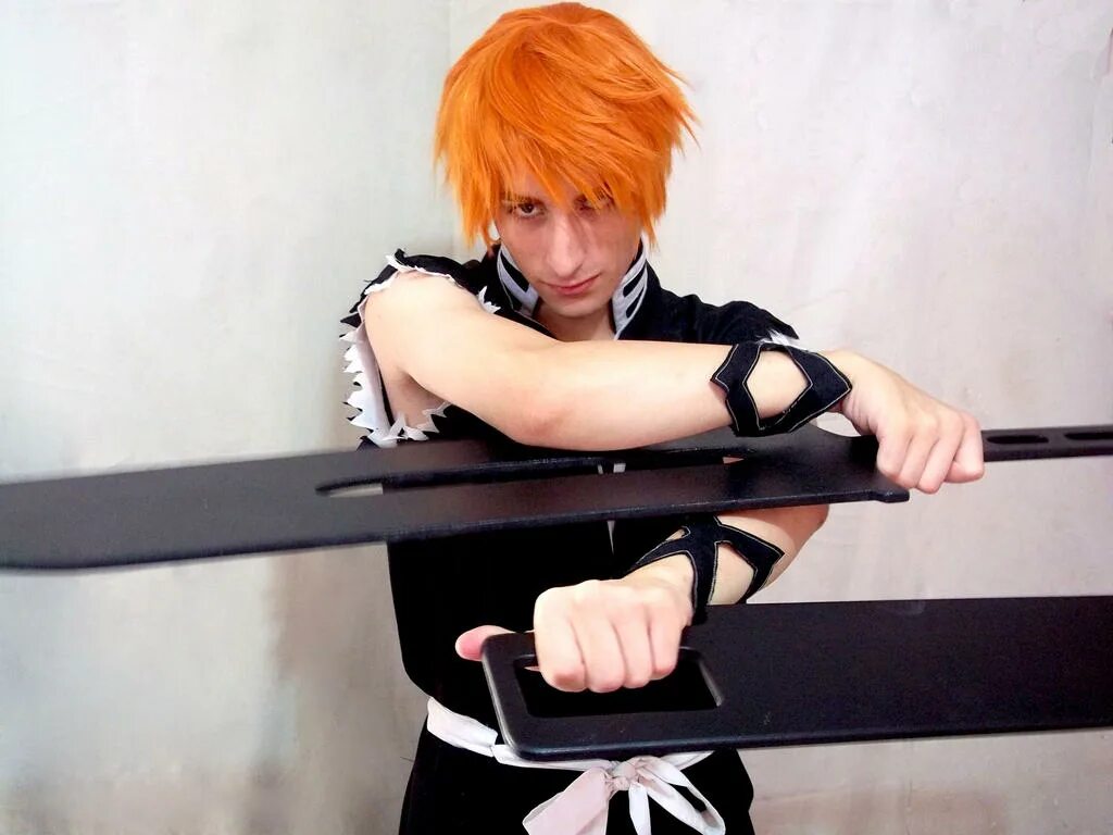 Bleach cosplay. Косплей Блич Ичиго. Ичиго Куросаки косплей. Блич Куросаки Ичиго косплей. Ичиго дангай.