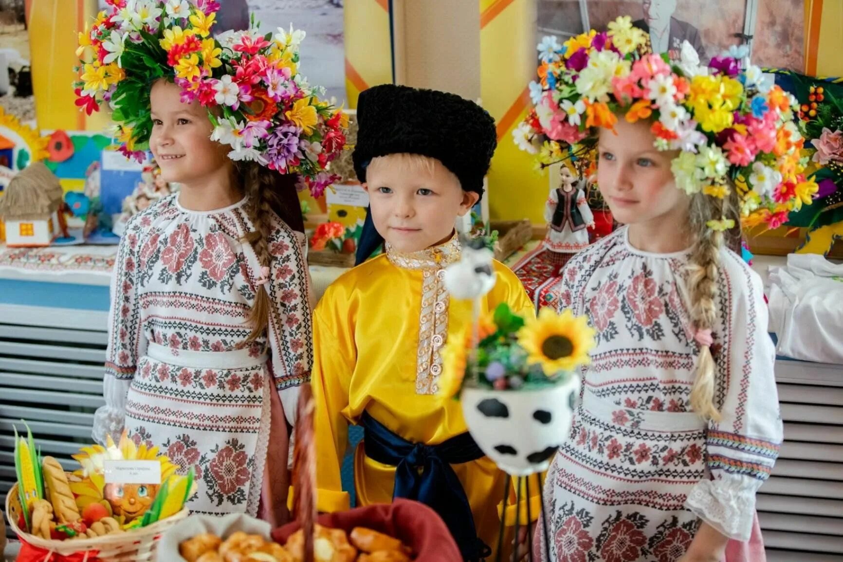 Национальный культурный мир. Фестиваль национальных культур. Детский фестиваль национальных культур. День национальных культур. Праздничная культура народов.