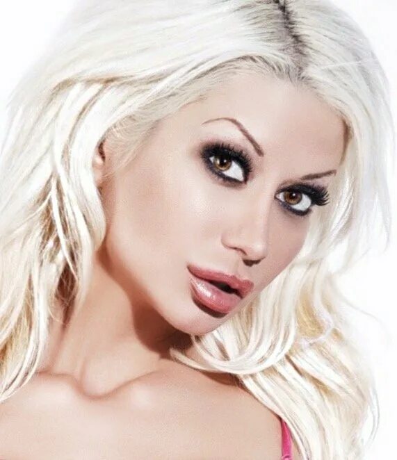 Бейонсе и джей зи. Бейонсе и джей зи. Джейзи берлин. Бьенсе купила самую дорогую машину. Муж бейонсе певицы.