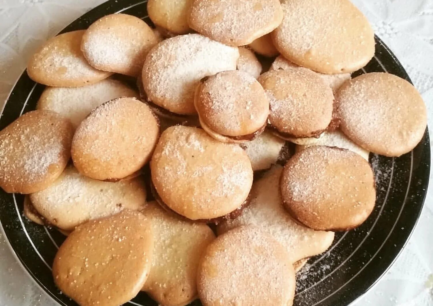 Печенье домашнее. Быстрое печенье в духовке. Мягкое печенье. Печенье с творогом в духовке. Простые вкусные печенья быстрый рецепт