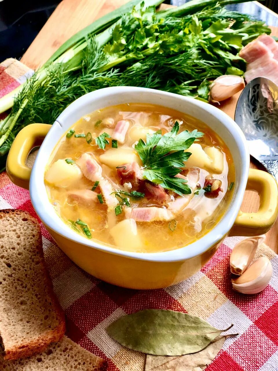 Гороховый суп с копчеными рёбрышками и гренками Recipe Recipes, Food, Chowder