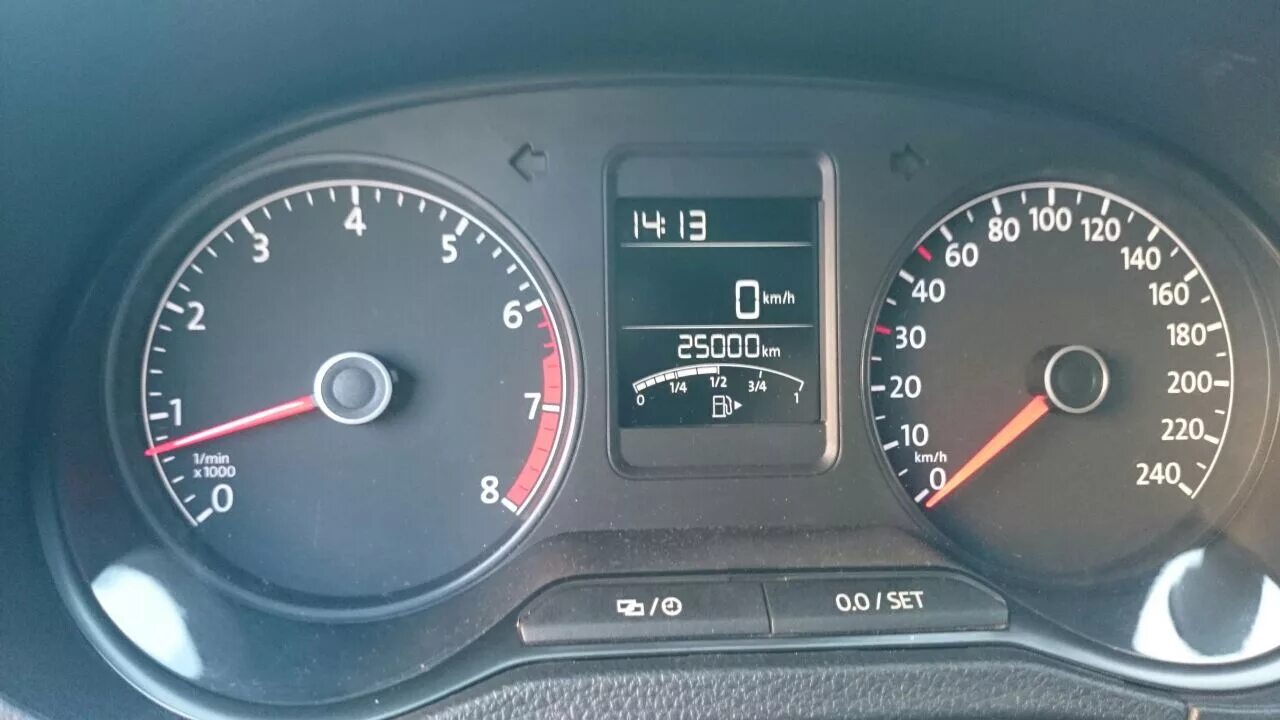 Автомат поло сколько. Ket Gauge 60mm Boost Polo sedan 1.4 TSI. Сколько бак у Фольксваген поло седан 1.6 автомат. Бак на сколько Фольксваген поло 2012. Сколько литров бак на Фольксваген поло 2016.