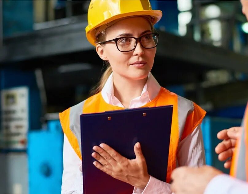 Safety professional. Женщина прораб. Safety professional. Безопасность строительства. Safety in industry.