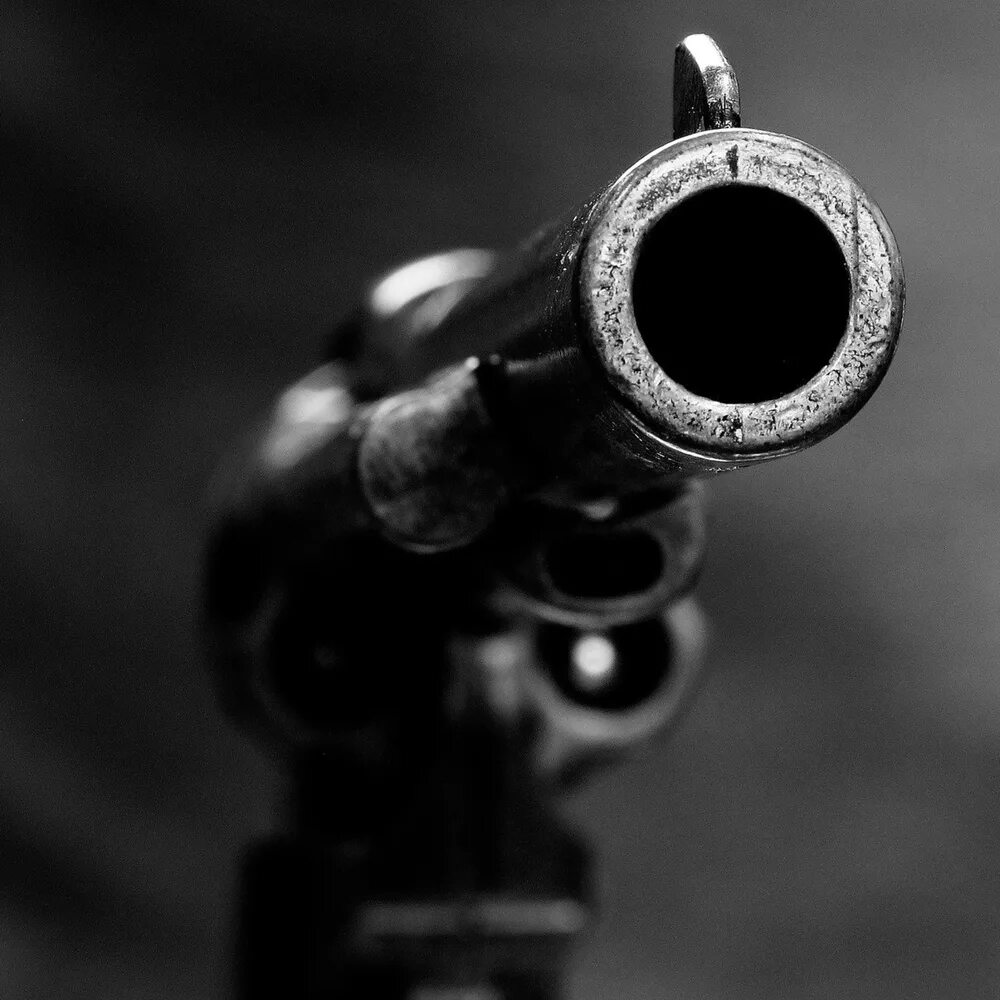 Дуло по английски. Ствол пистолета. дуло пистолета. дуло револьвера. дуло оружия.