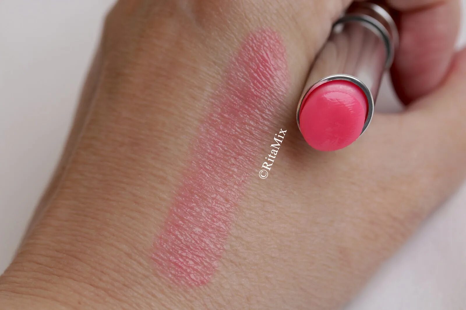 Lipstick balm glow injection. Dior addict lip glow 008. lip glow color reviver balm dior. диор лип глоу 007. лип глоу диор бальзам 015.