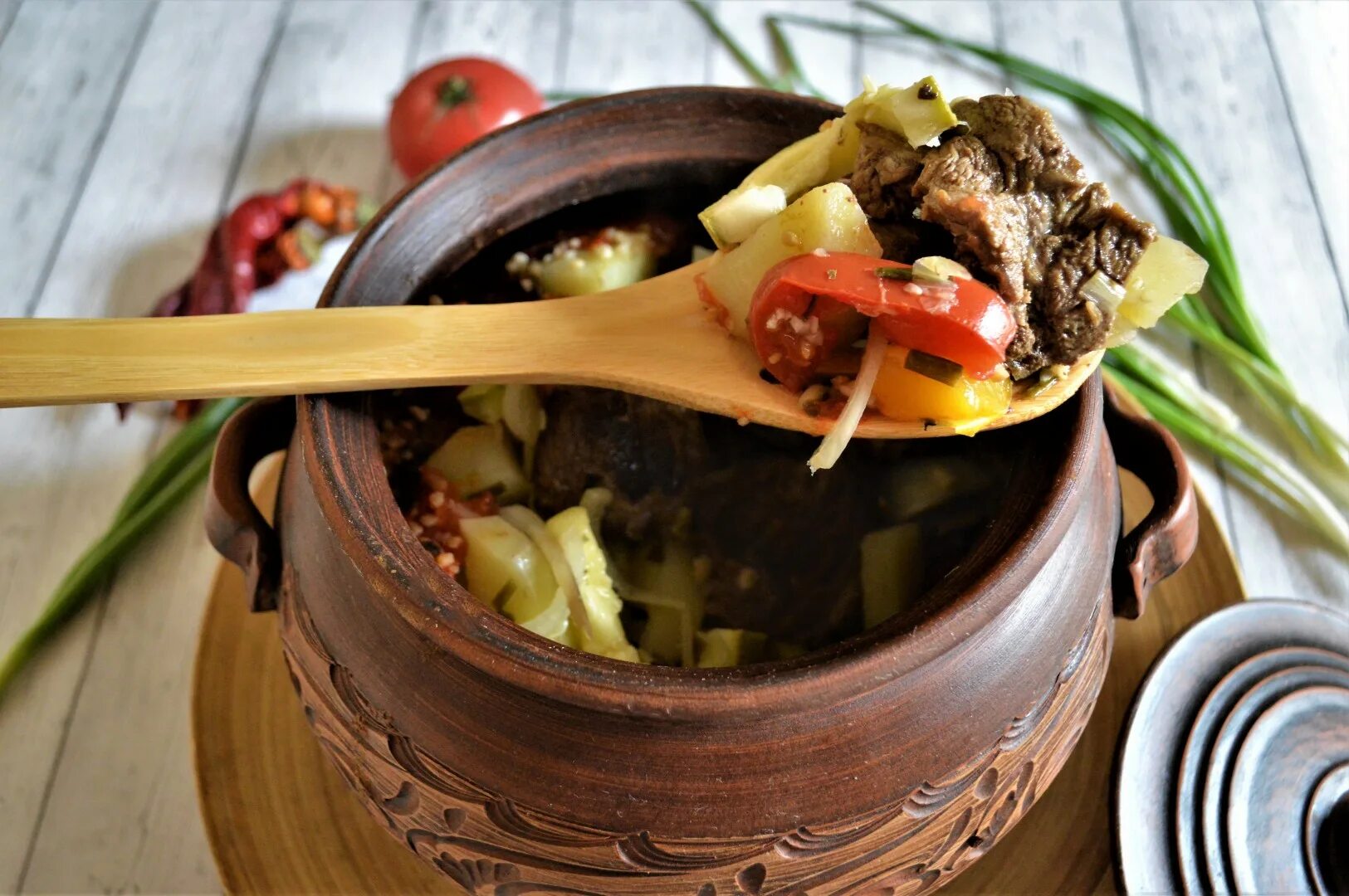 Чанахи со. Грузинские чанахи в горшочках. Чанахи (говядина с овощами по-грузински). Грузинский суп чанахи. Суп чанахи.