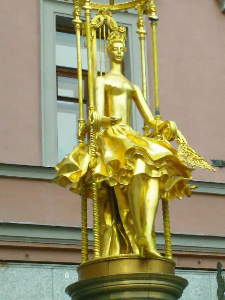 Принцесса турандот ул. Памятник принцессе турандот в москве. Памятник турандот на арбате. Арбат, 26, москва фото. Принцесса турандот памятник на арбате.