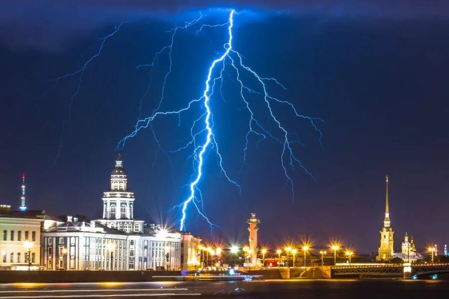 Гроза в спб. Гроза в Санкт-Петербурге. Лахта молния.