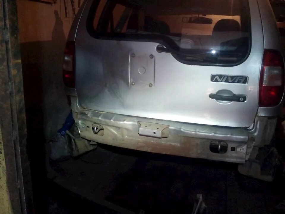 Сабля! Покраска и усиление крепежа накладки номера. - Lada Калина универсал, 1,6