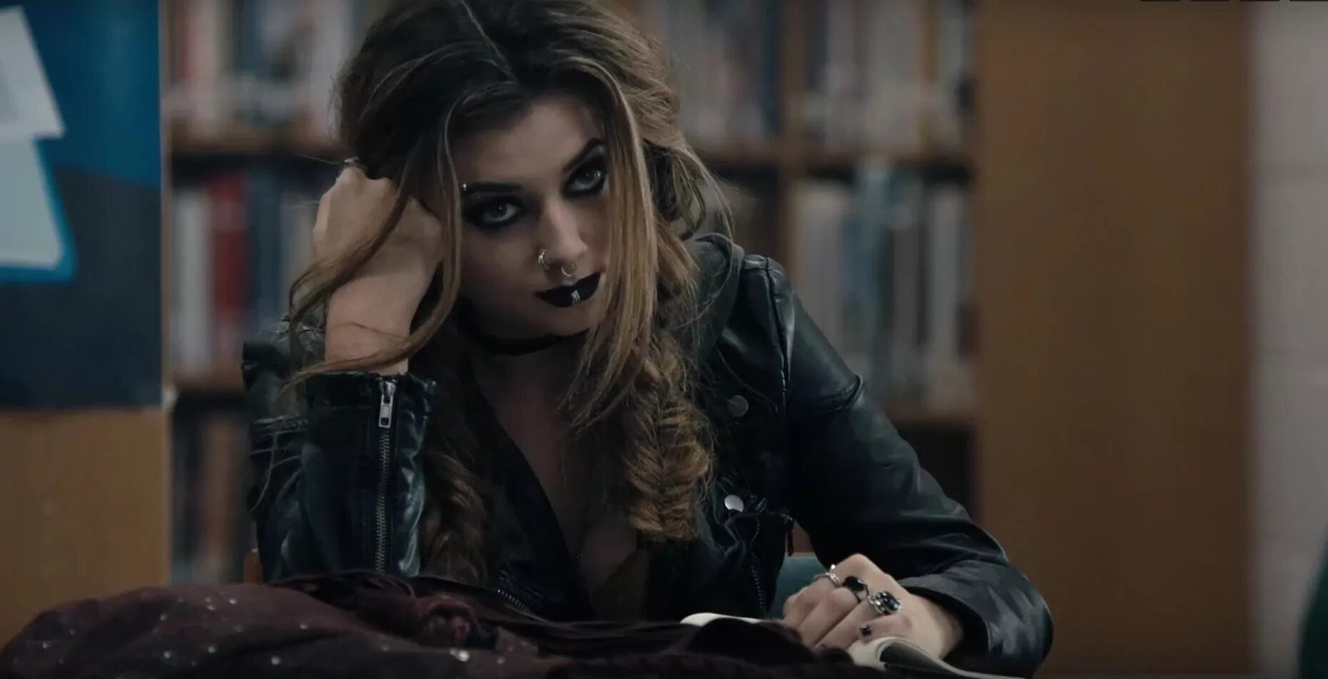 Джорджия Уигхэм крик 3 сезон 2019. Крик: Воскрешение сериал. Крик 2019 сериал. Сериал крик 3 сезон Воскрешение 2019