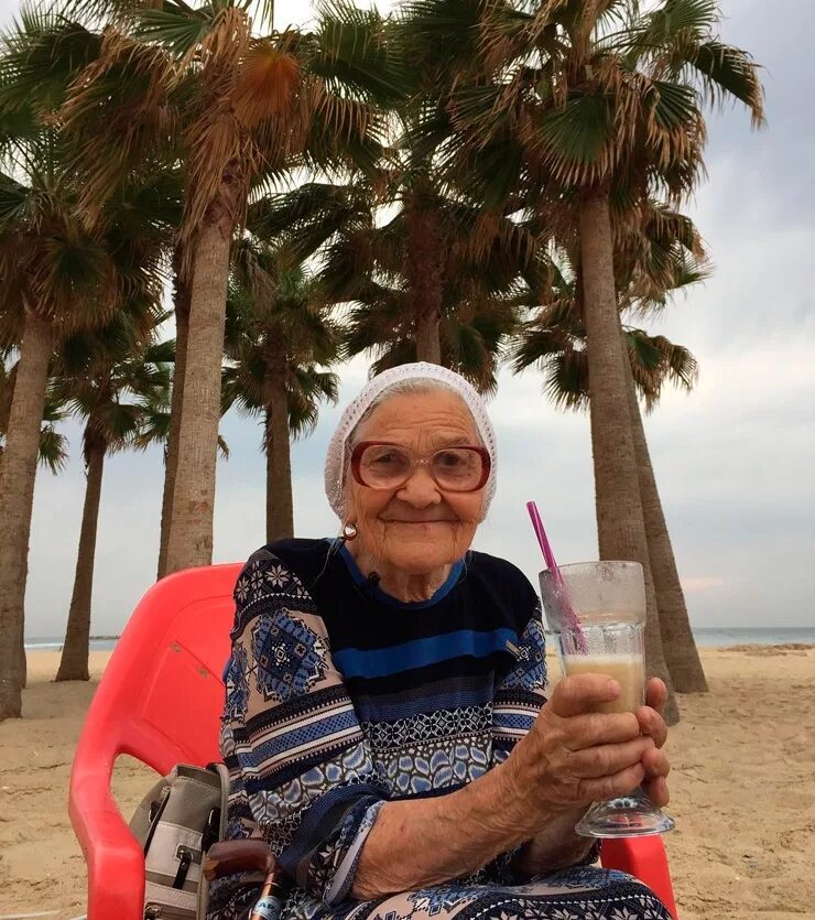 елена ерхова путешественница. 90 летняя женщина. для бабушки лены. бабушка лена путешественница. баба лена михайловна ярхова.