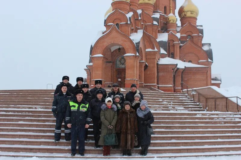 Работа лесосибирск вконтакте. Крестовоздвиженский храм в Лесосибирске.