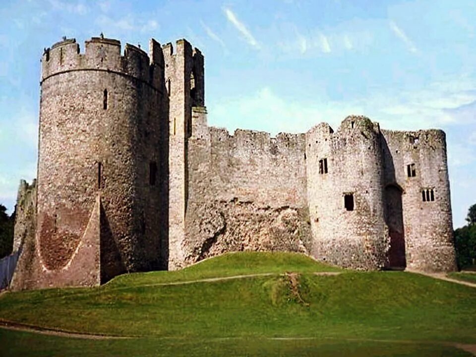 Англия 11 12 веке. Замки феодалов средневековья. Рыцарский замок 12 века. Замок Англия 13 век. Феодальные замки Англии.