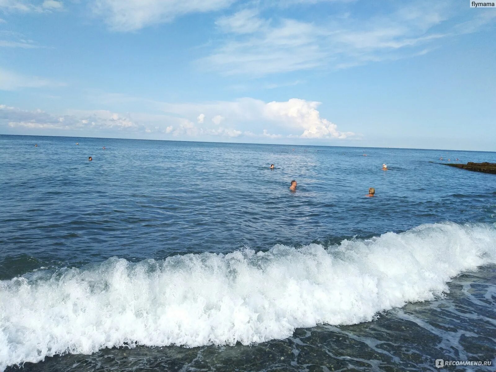 Море в адлере сочи. Сочи пляж чайка 1. пляж чайка адлер. детский пляж чайка адлер. адлер море.