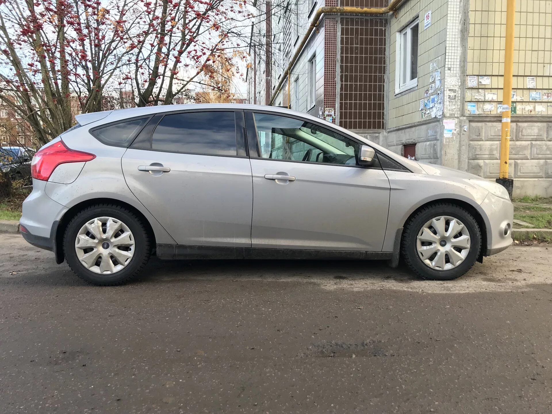 Зима шины 215 60. Ford focus 3 21560 r16. 2156016 фокус 2.