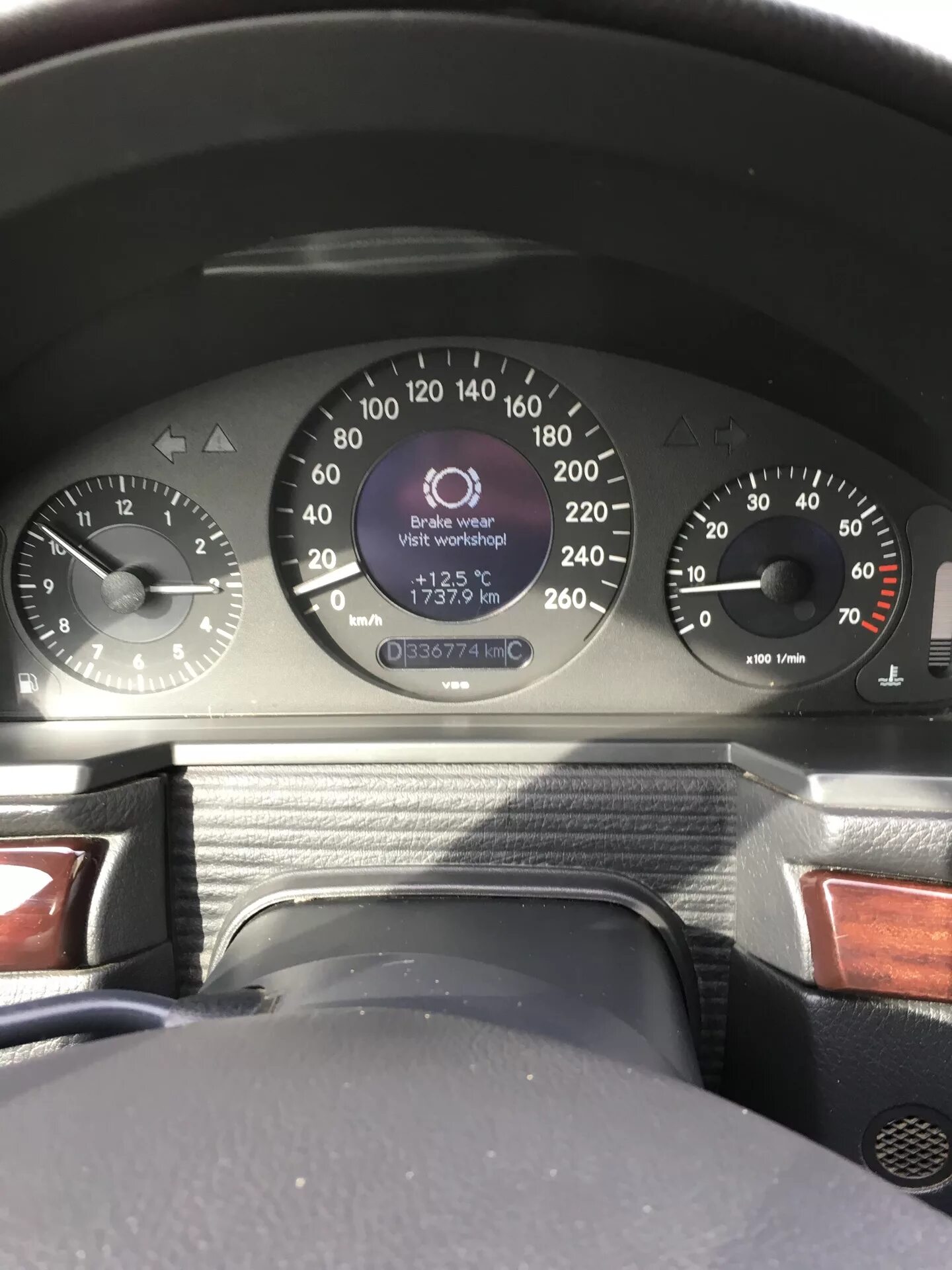 W211 ошибка. Табло w211 американка. w211 мерседес табло. датчик esp w211 мерседес. индикатор ошибок w211 mercedes.