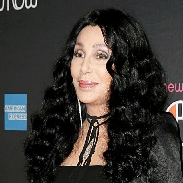 Cher французский. Шер певица. шер певица сейчас. певица шер 2025. cher певица 2025.