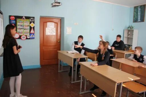Тау тольятти университет. Школа тау тольятти. Тау средняя школа тольятти в 2000г. Школа тау тольятти. Росток тау тольятти.