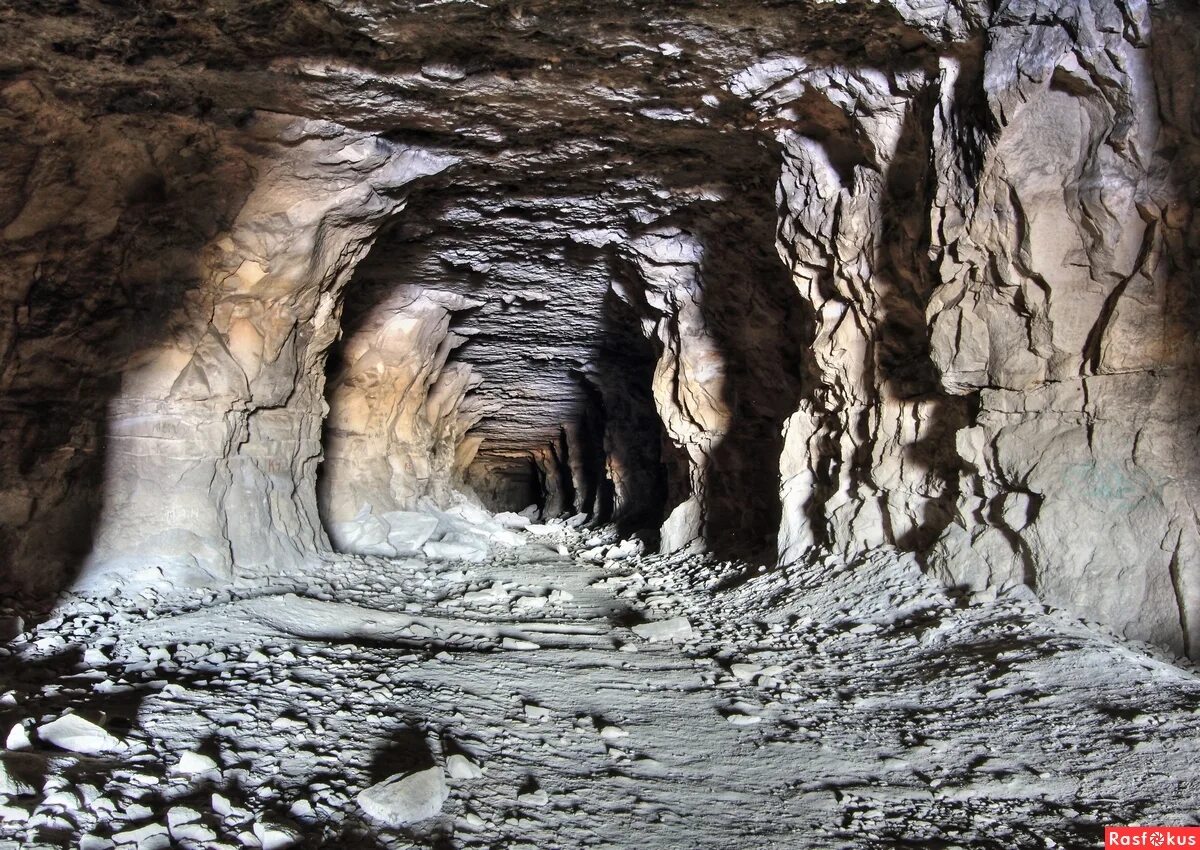 зараменская пещера кировской области. зараменская пещера кировской области. пещера абрскила абхазия. таландинские штольни. пещера в советске кировской области.