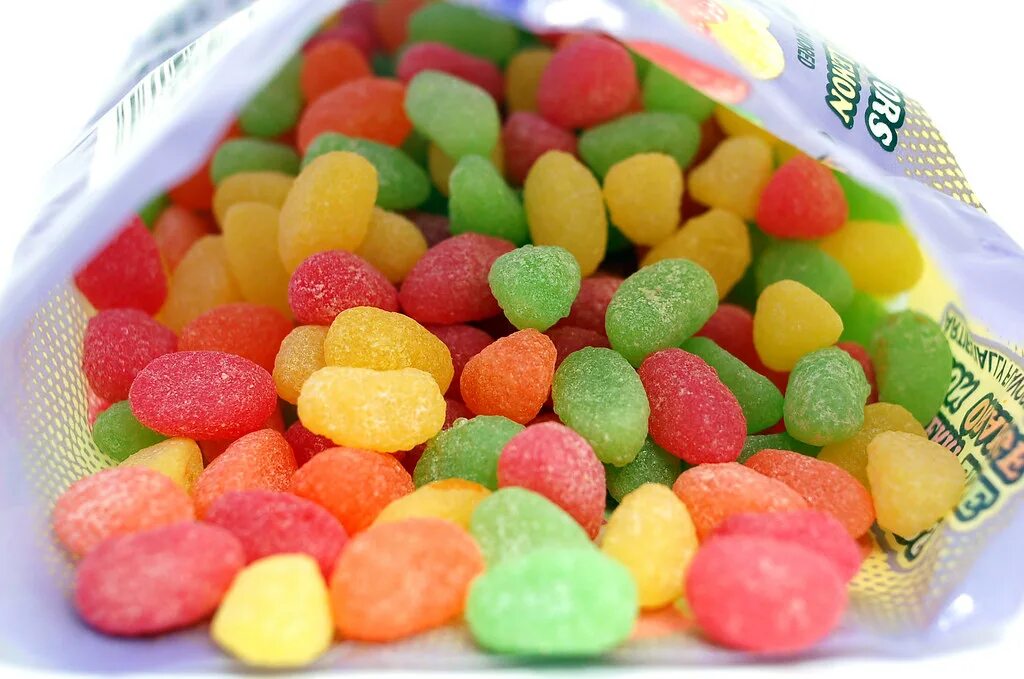 Jellybean brains. Jelly Bean клубника. Sour Sweet. Small Sweets картинки. Jelly Bean Brains девушка.