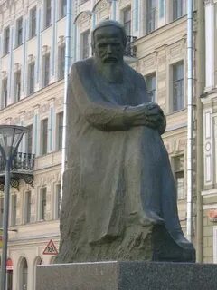 Памятник достоевскому метро достоевского