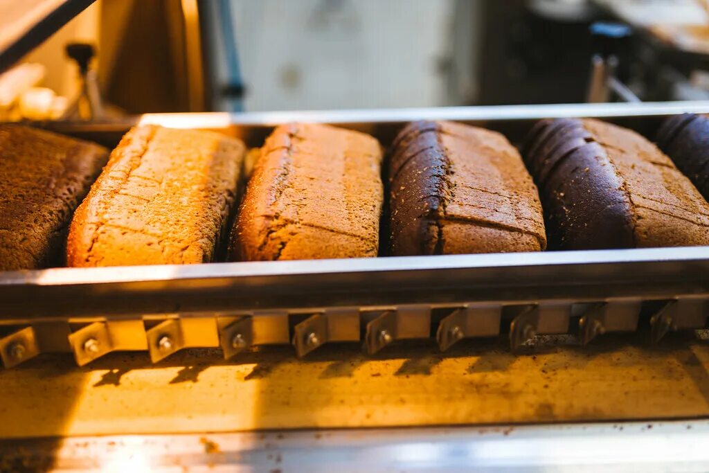 пекарня ешь хлеб