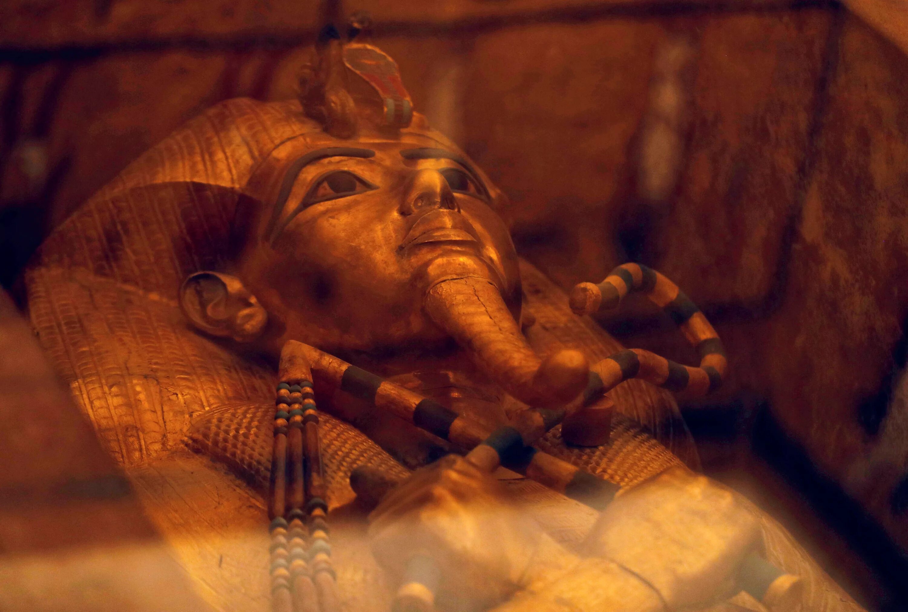 Фараон Египта Тутанхамон Мумия. Гробница Тутанхамона Мумия. Гробница фараона Тутанхамона. Гробница Тутанхамона в Египте. Фараон археолог