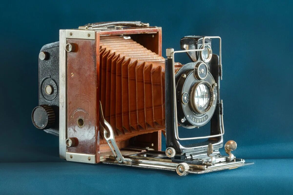Камера 20х. Фотоаппарат Сеттона 1861. Кодак фотоаппарат 1920. Старый фотоаппарат. Фотоаппарат 20 века.