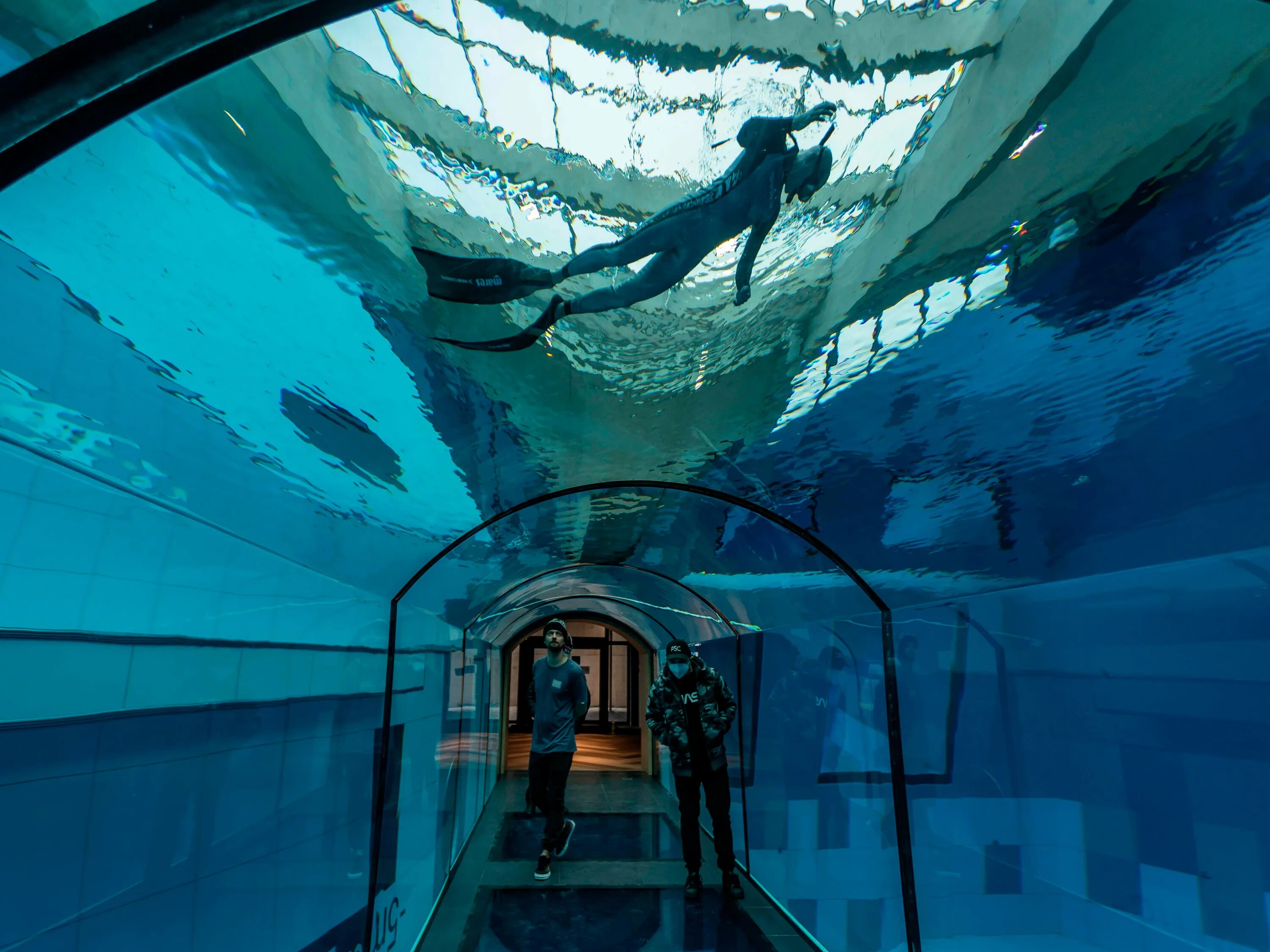 6 метров глубина. Самый глубокий бассейн в мире Немо 33. Бассейн Deep Dive Dubai. Самый глубокий бассейн в мире y-40. Бассейн Немо 33 Бельгия.