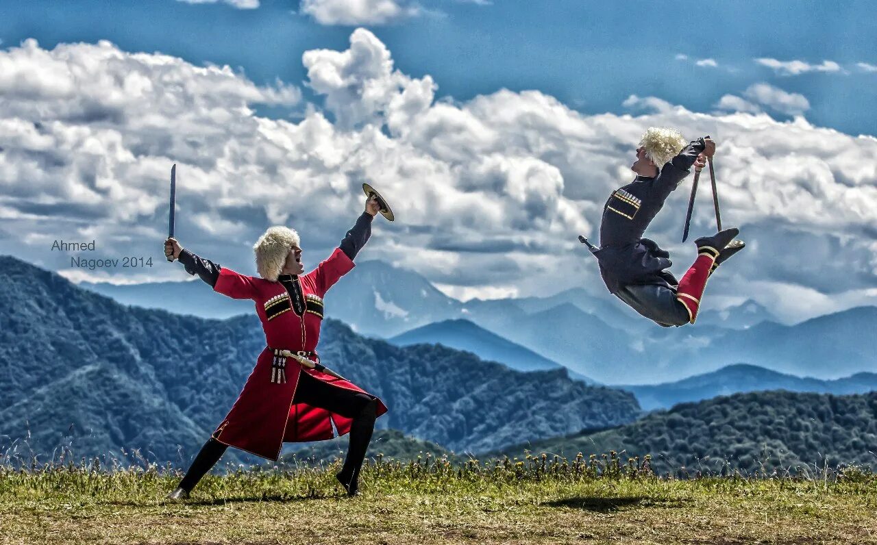 Горянка в горах. Джигит в горах. Джигит грузия. Кавказские танцы в живописи. Хулиганка и бунтарка.