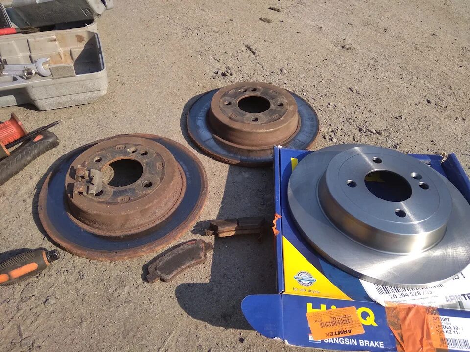 Передние тормозные диски киа рио 3. Передние тормозные диски рио 3. Передние тормозные диски рио 3 sangsin. Передние тормозные диски рио 3. Диск тормозной передний киа рио 4.