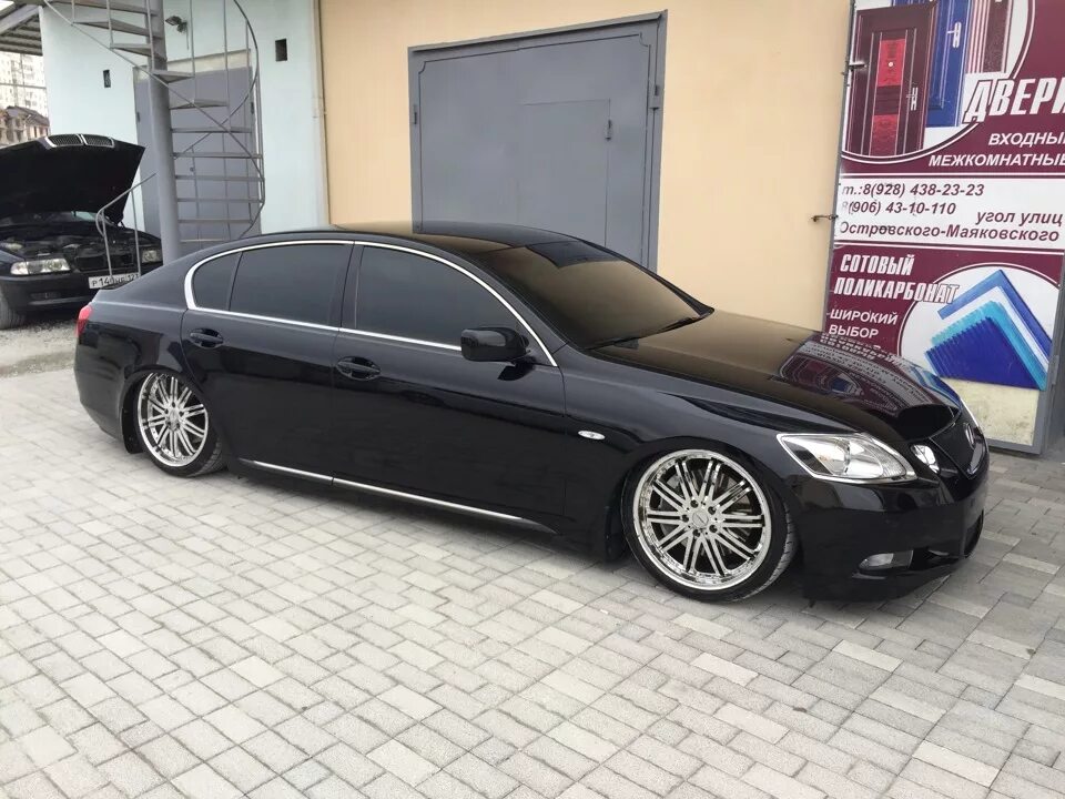 Тюнинг часть. Lexus gs300 тонированный. Lexus GS 300 черный тонированный. Лексус gs300 черный тонированный. Lexus GS 430 тонированный.