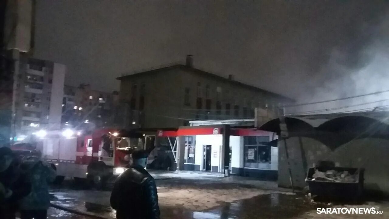 Сенная площадь нижний новгород. Пожар на сенной. Пожар на сенной. Человек огонь. Пожар в жилом доме.