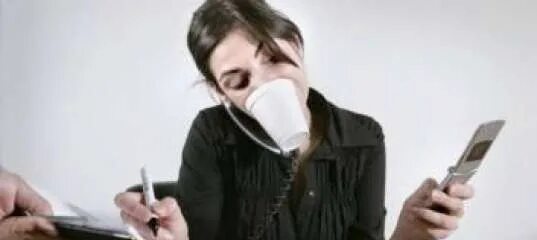 Включи дело несколько. Много дел одновременно. фото человека делающего сразу несколько дел. тысяча дел сразу. котик делает всё делает несколько дел одновременно.