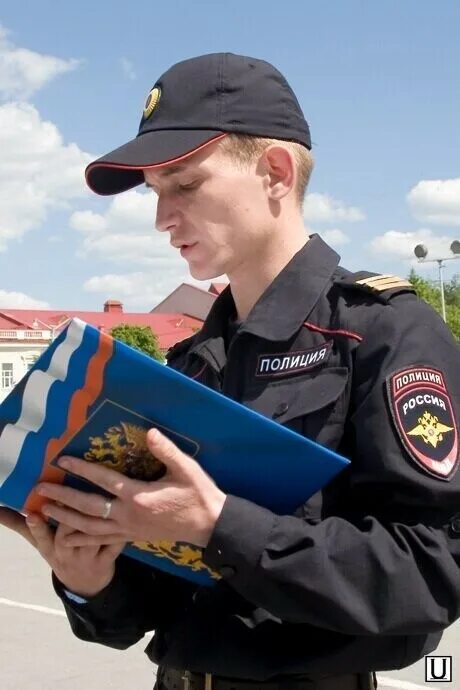 Молодой полицейский. Полиция молодые. Российские молодые полицейские. Молодой полицейский РФ. Молодой милиционер