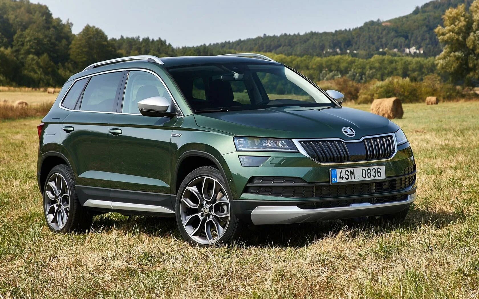 Шкода карок купить в москве. Кроссовер Skoda Karoq. Новая Skoda Karoq. Новый кроссовер Шкода Karoq. Skoda Karoq 2020.