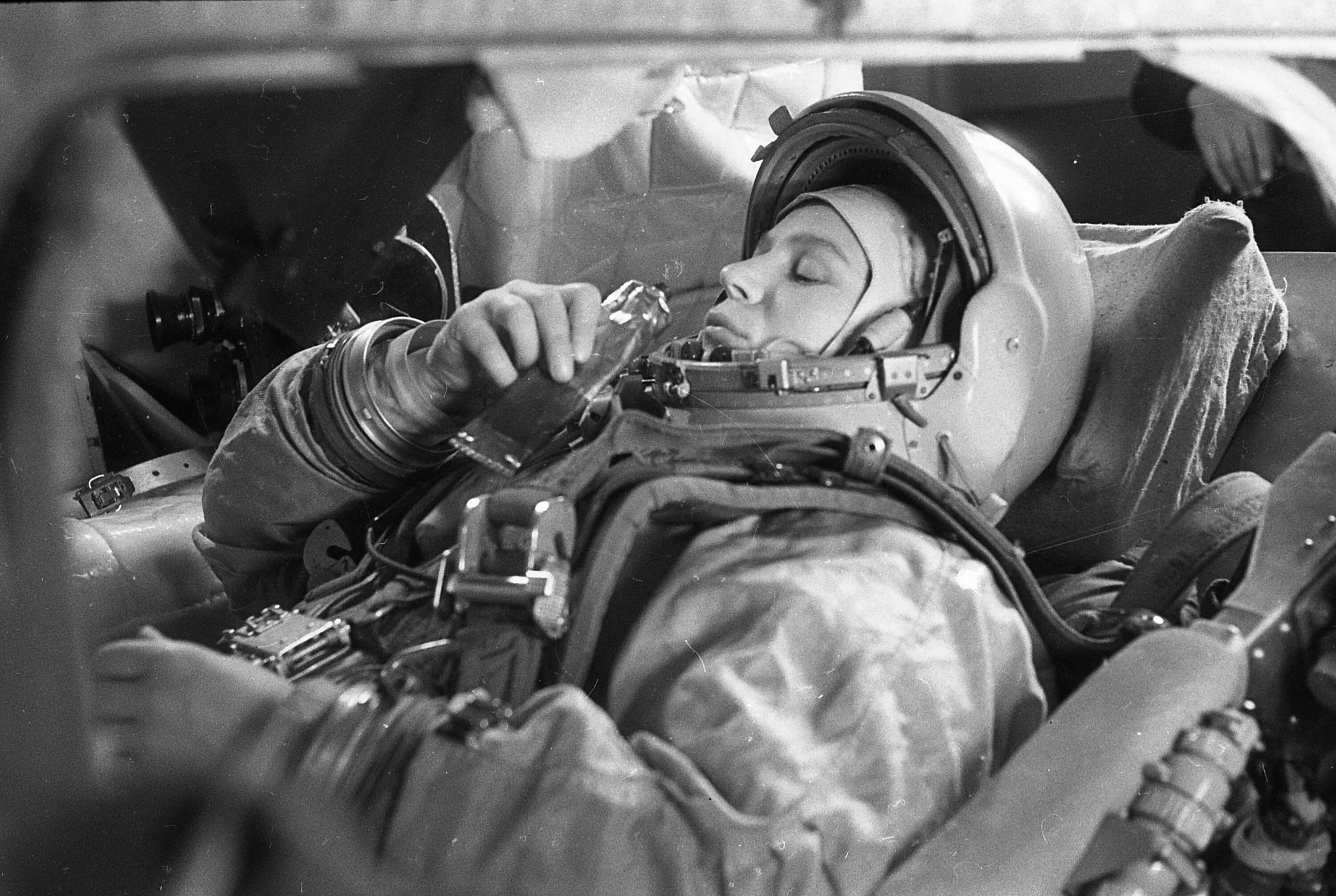 Полет первого космонавта длился