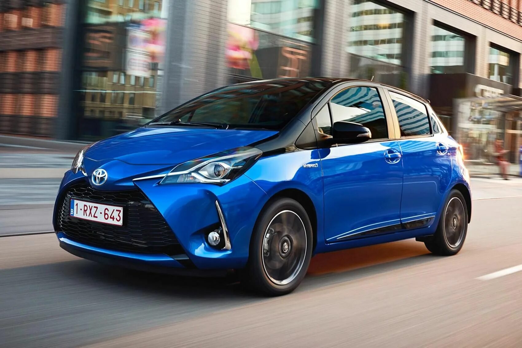 Toyota Yaris Hybrid 1.5. Toyota Yaris 2018 Hybrid. Toyota Yaris Hybrid 2022. Toyota Yaris 2017. Yaris hybrid