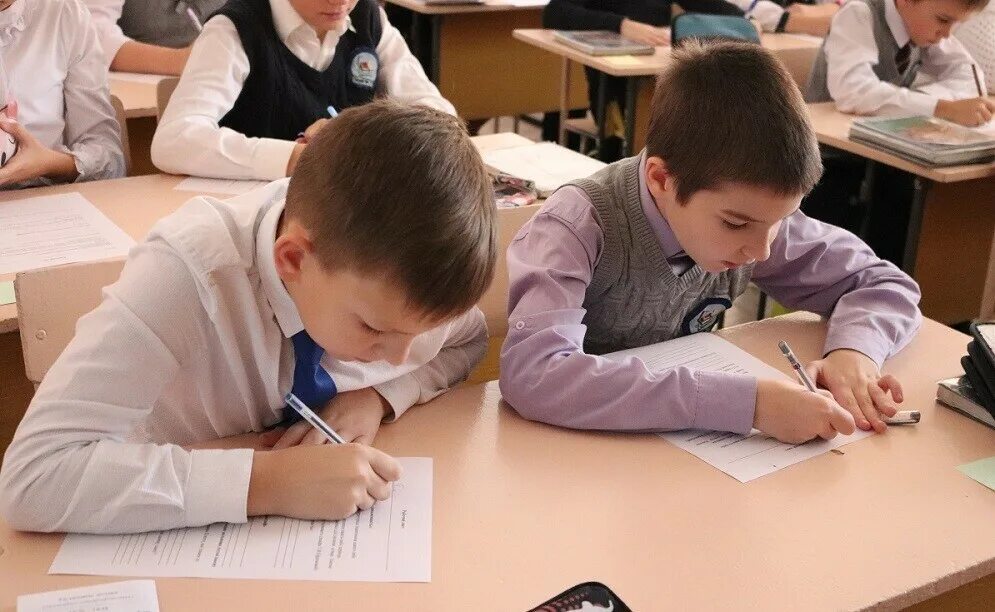 График каникул по полугодиям. Школьные каникулы. История одного класса. Каникулы у школьников. Каникулы в школе в феврале.