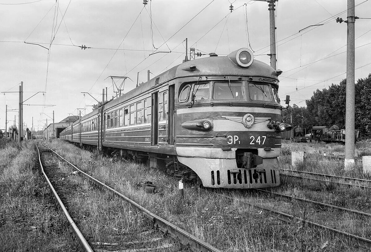 Электропоездов эр1 1957. Электрички СССР эр1. Эр1 Ленинград. Эр1 электропоезд электропоезда. Куйбышев электричка