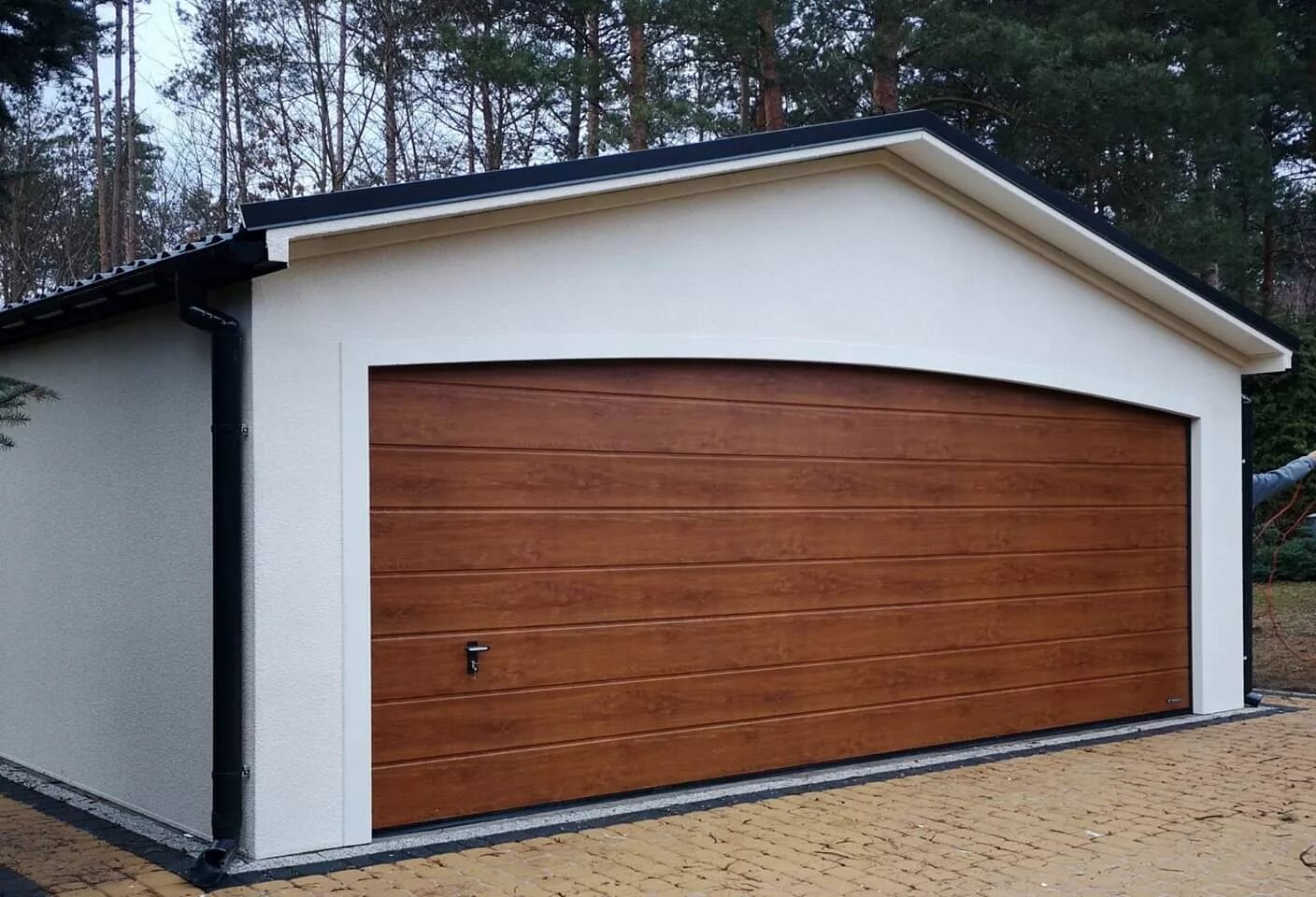 Garage цена. Гараж из сэндвич панелей. Сэндвич панели гараж. Быстровозводимый гараж. Стройка гаража из сэндвич панелей.