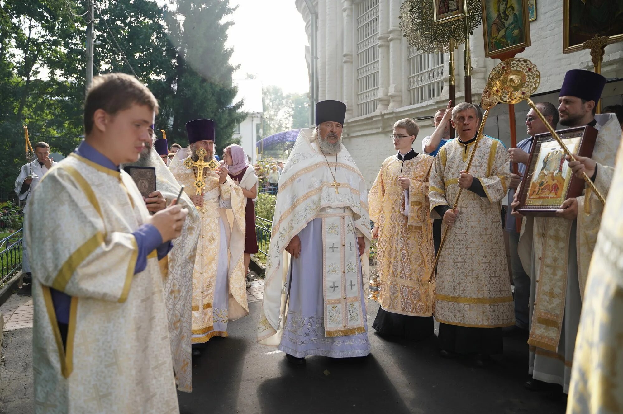 Храм в саввино железнодорожный. Преображенский храм балашиха расписание. Саввино храм преображения железнодорожный. Храм савино балашиха. Саввино храм преображения железнодорожный.