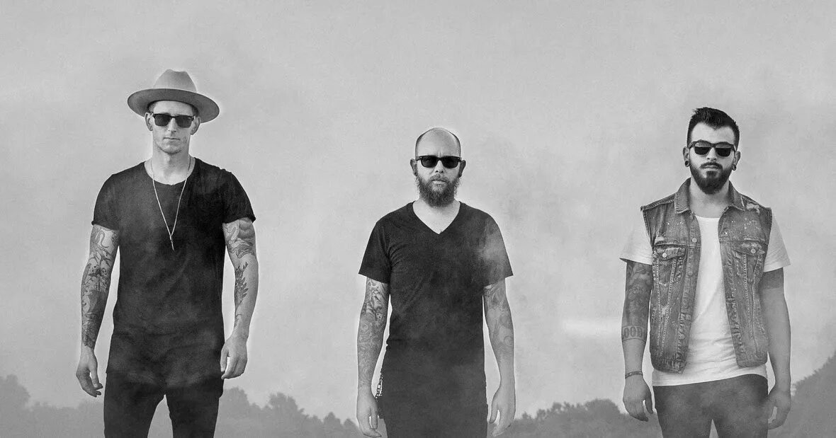 микрофон и губы. Spoken группа. поющий рот. Spoken to close. беседы друга.