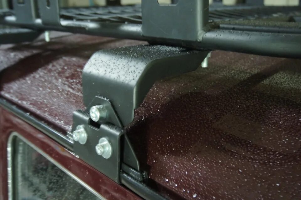 Опоры багажника нива. Кронштейн багажника газель. Опоры багажника нива. Опоры багажника нива. Крепления багажника на водостоки нива 2121.