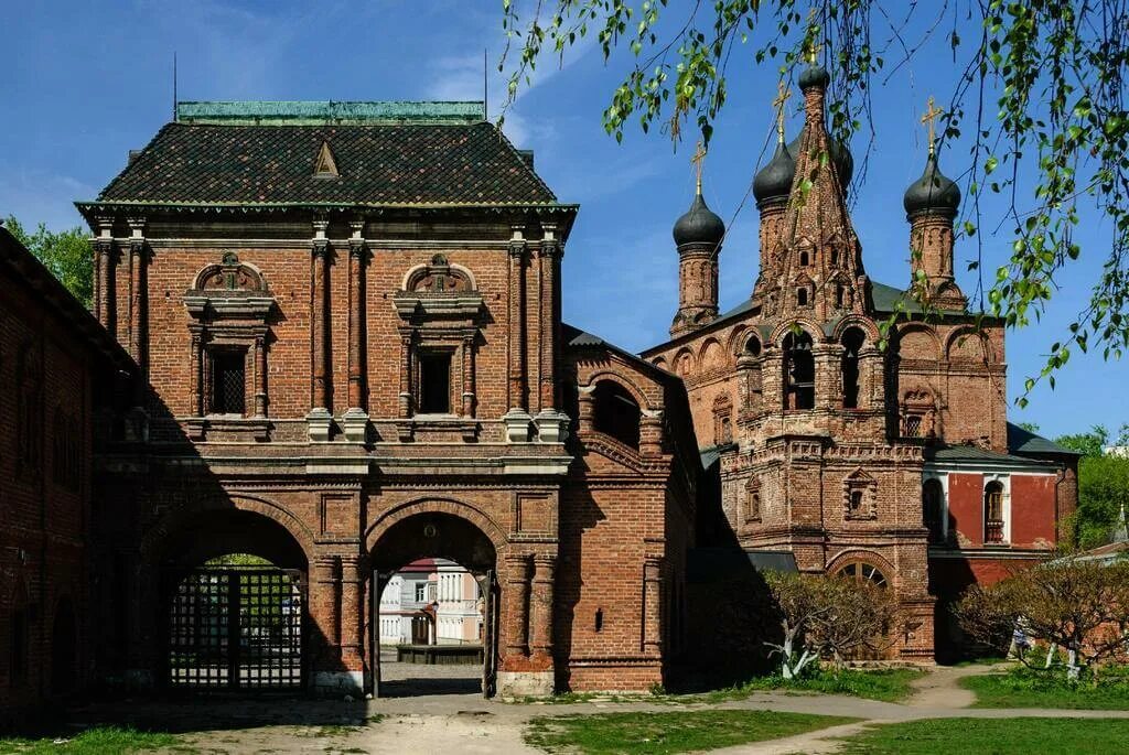 Англия соборы whitby. Храмы в древнем риме. Сохранившиеся памятники архитектуры. Храм парфенон в греции. Баальбек храм юпитера.