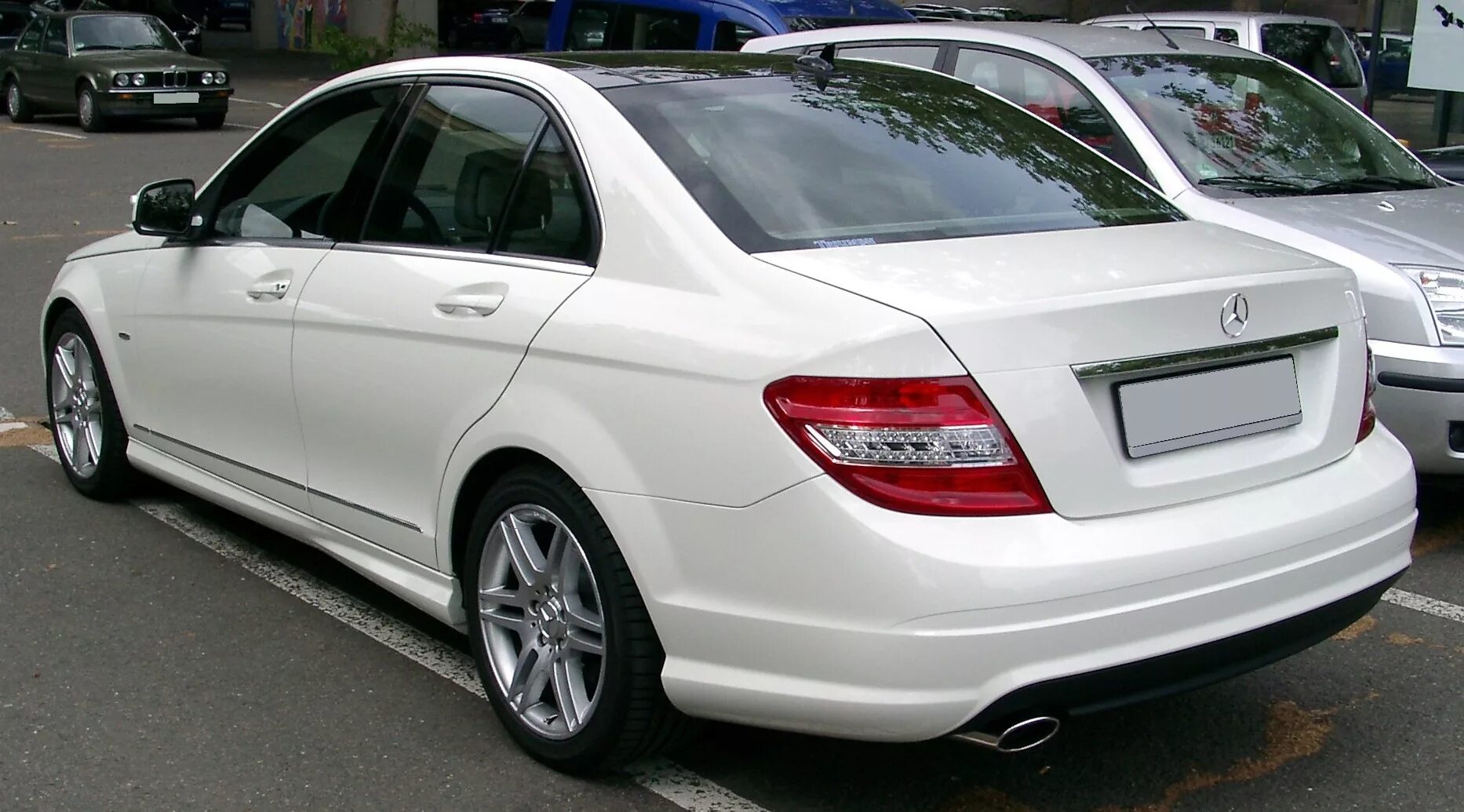 Купить б/у Mercedes-Benz C-Класс III (W204) Рестайлинг 180 1.6 AT (156 л.с.) бен